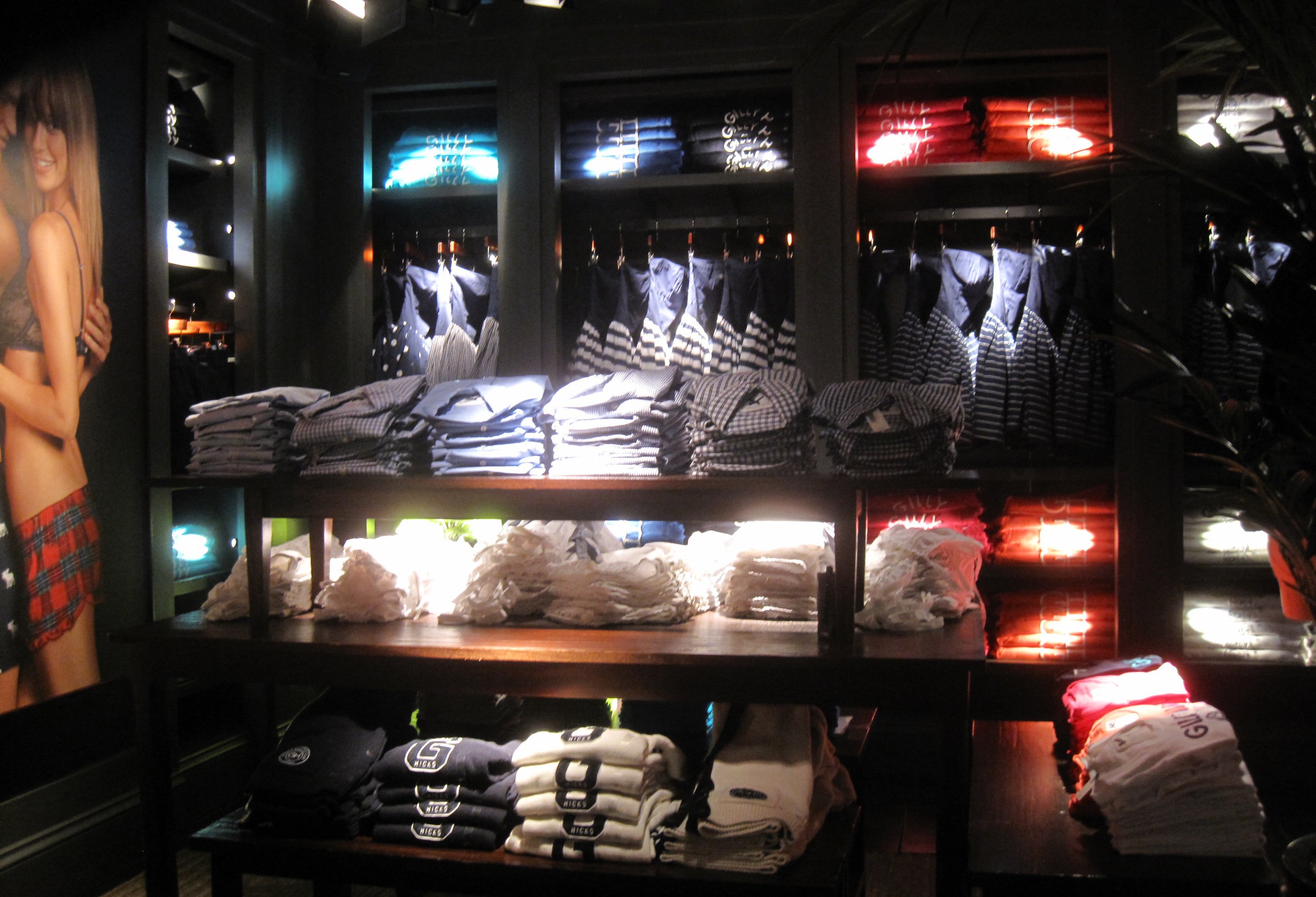 Abercrombie & Fitch opens new standalone Gilly Hicks store at Easton